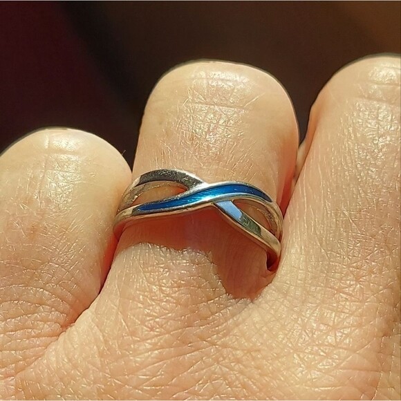Vintage 1979 Avon Blue Enamel & Silver Tone Ring Size 5.5 - Picture 6 of 10